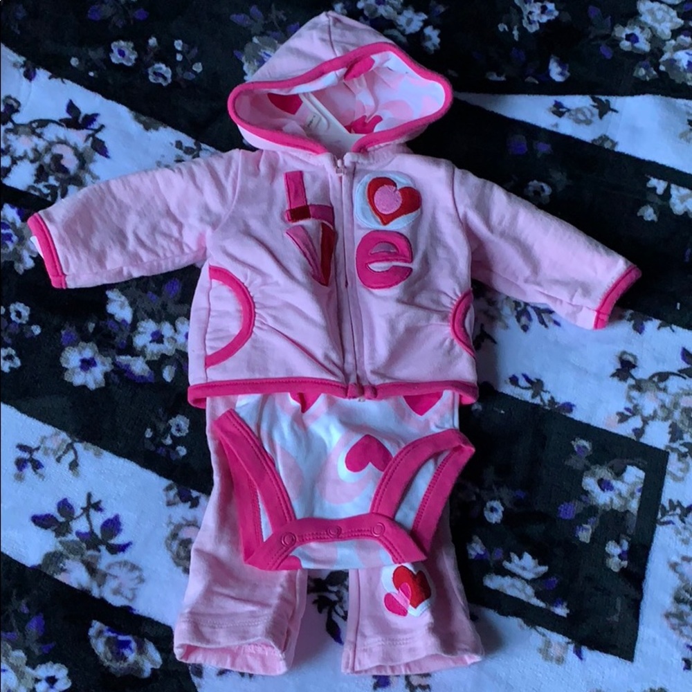 NB Love Outfit